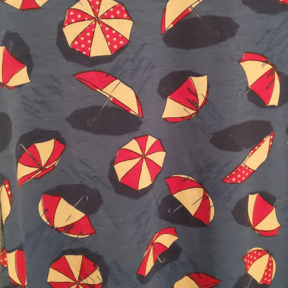 LuLaRoe Classic T Womens Umbrella Design Blue Red White Top Size Small - Picture 2 of 7